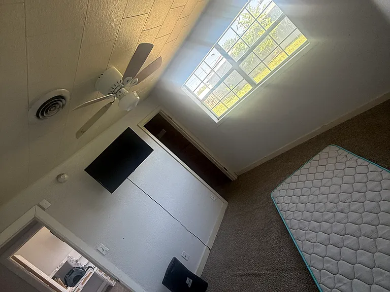 605 E Saint Anne Pl — Photo 18