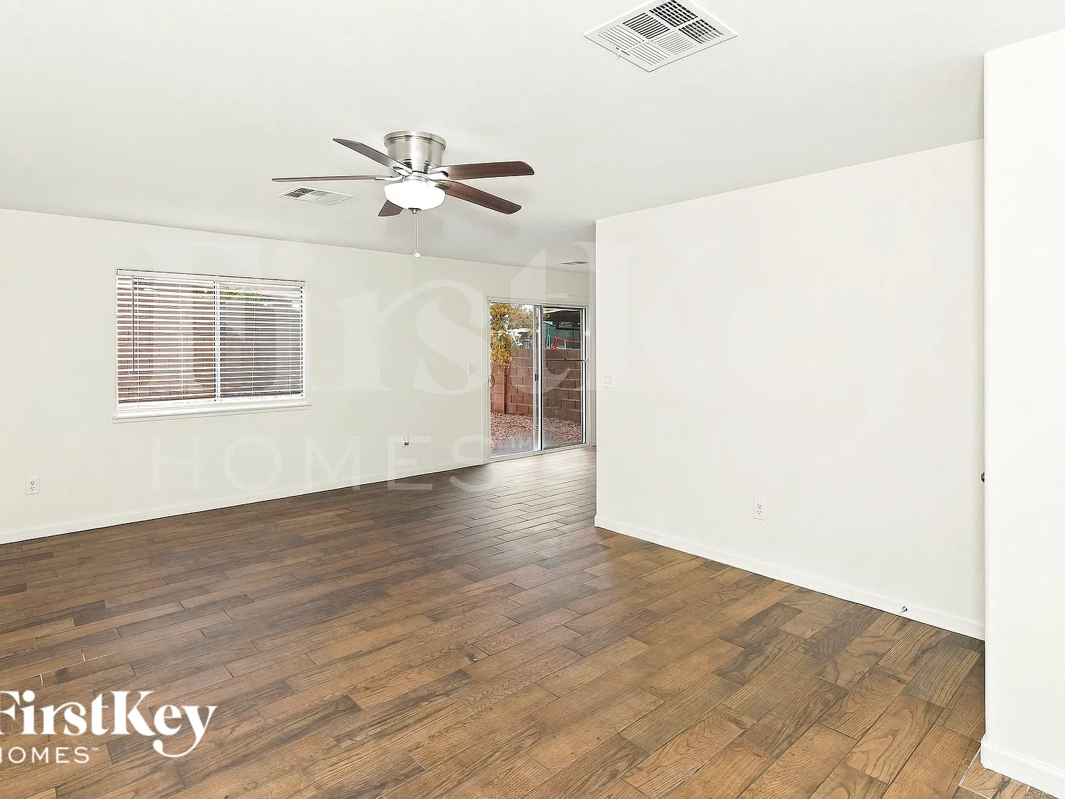 3 bed, 2.5 bath, 1635 sqft, $1,770 — Photo 3