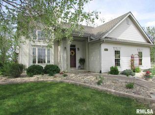 26150 E Wildlife Dr, Hopedale, IL 61747