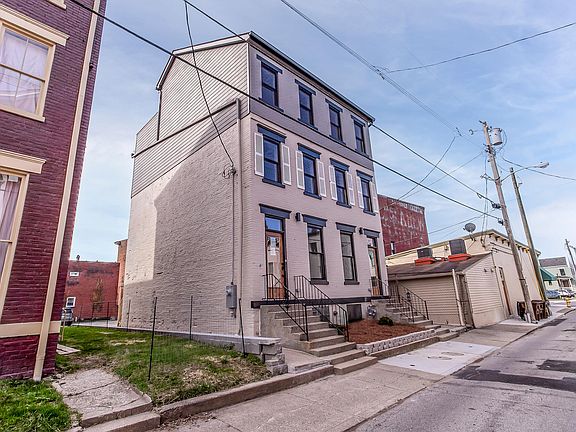 3rd image of 9 E 9th St