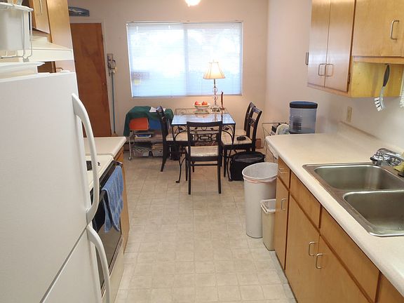 926 Galley Kitchen, Dining