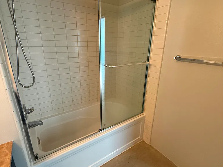 285 W 6th St #525 — Photo 26