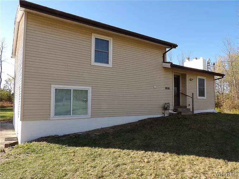 10332 Transit Rd — Photo 7
