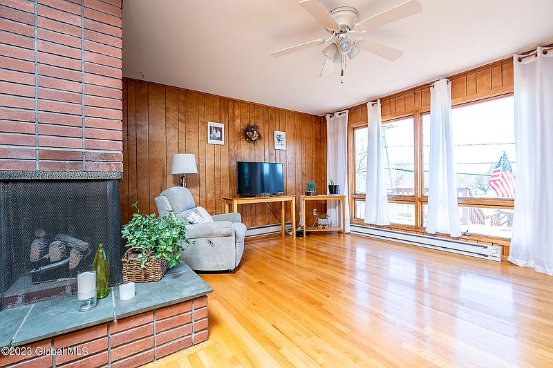 4th image of 209 Schuurman Road