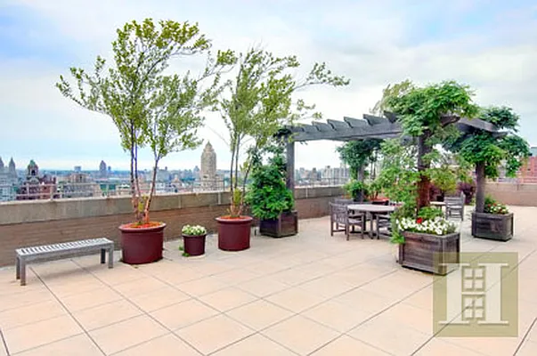 Sold by Halstead Real Estate | media 32