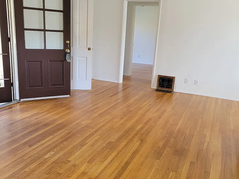 1275 E Washington Blvd — Photo 4