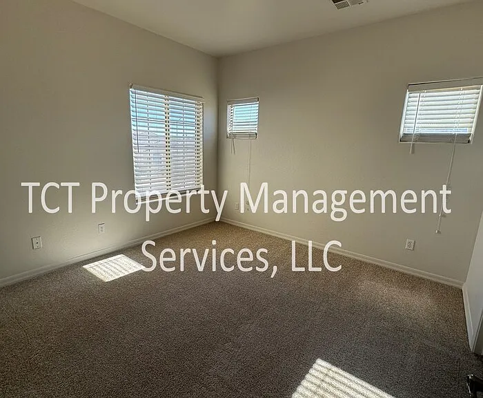 12128 W Tara Ln — Photo 15