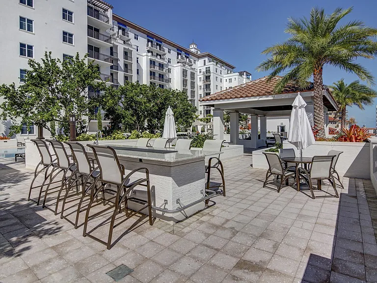 Sofia Coral Gables — Photo 2