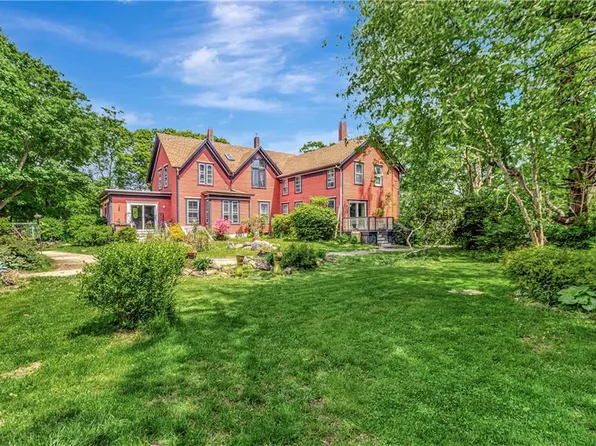 219 Nanaquaket Rd, Tiverton, RI 02878