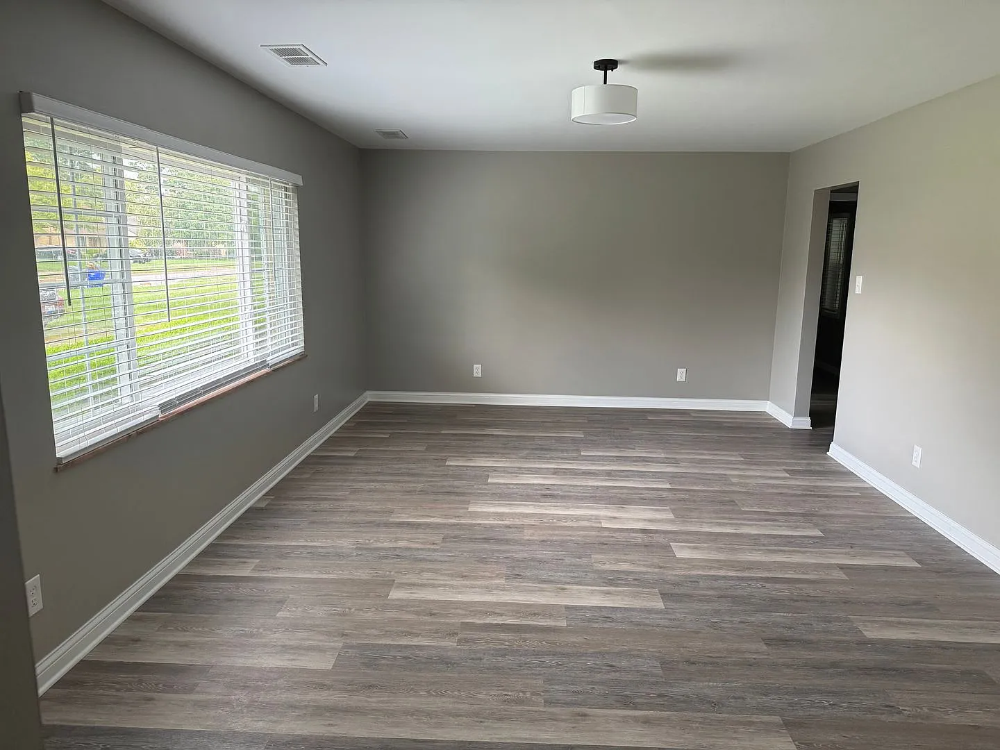 3 Bedroom 1 Bath Ranch Home - Upper Arlington Schools — Photo 2