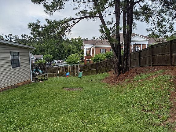 3rd image of 419 Woodland Dr