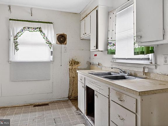 4th image of 24751 Nichols St