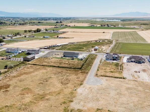 5752 W 2425 N, Hooper, UT 84315