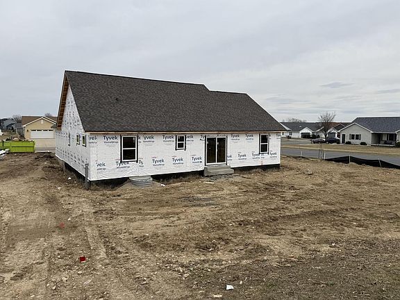 3rd image of 220 Linden LANE