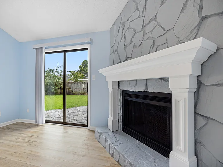 349 Primrose Cir — Photo 10