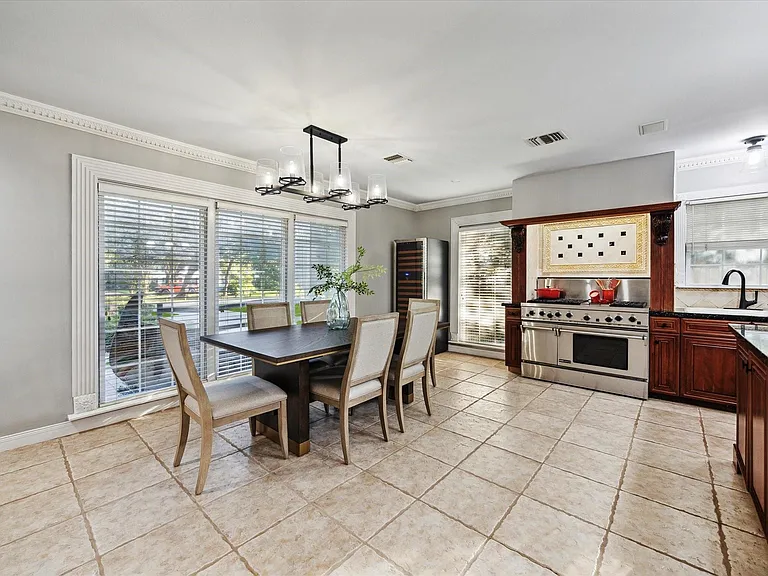 718 Garden Oaks Blvd — Photo 12