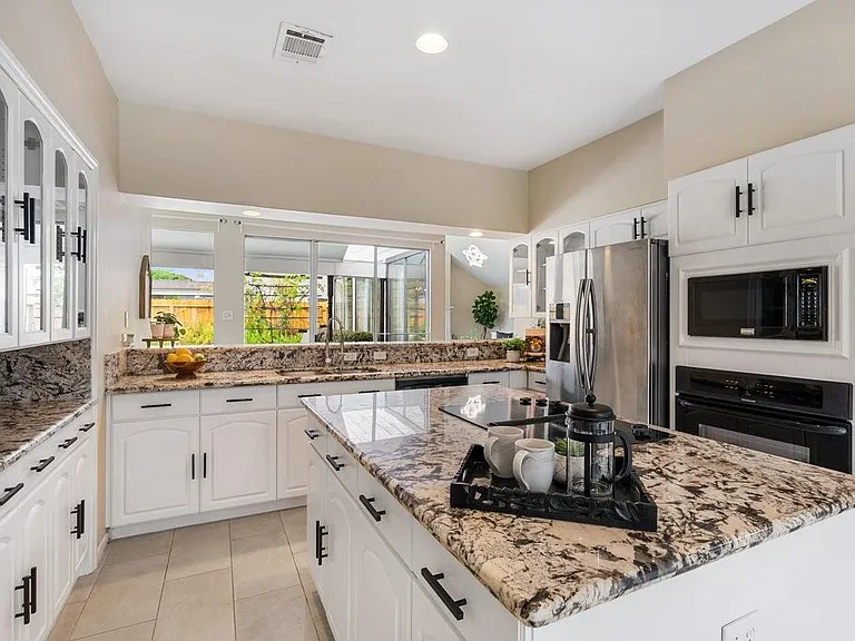 11423 Wickersham Ln — Photo 14