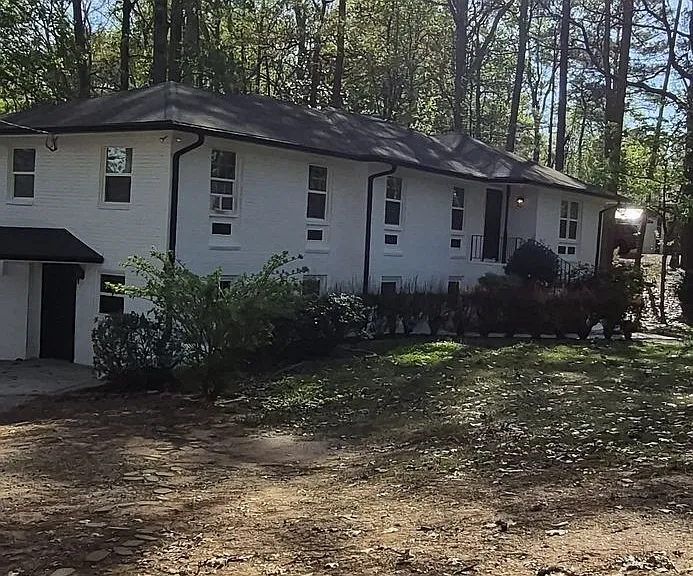 605 Dalrymple Rd — Photo 1