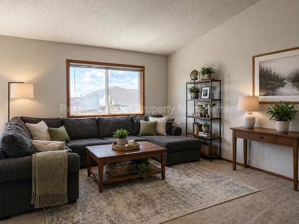 975 42nd Ave W, West Fargo, ND 58078