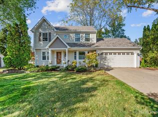 1120 Emerald Dr, Aurora, IL 60506