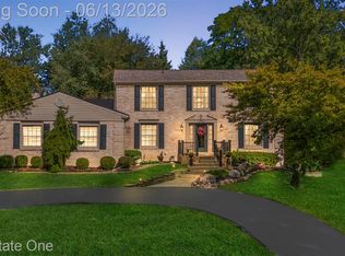 1854 Ludgate Ln, Rochester Hills, MI 48309
