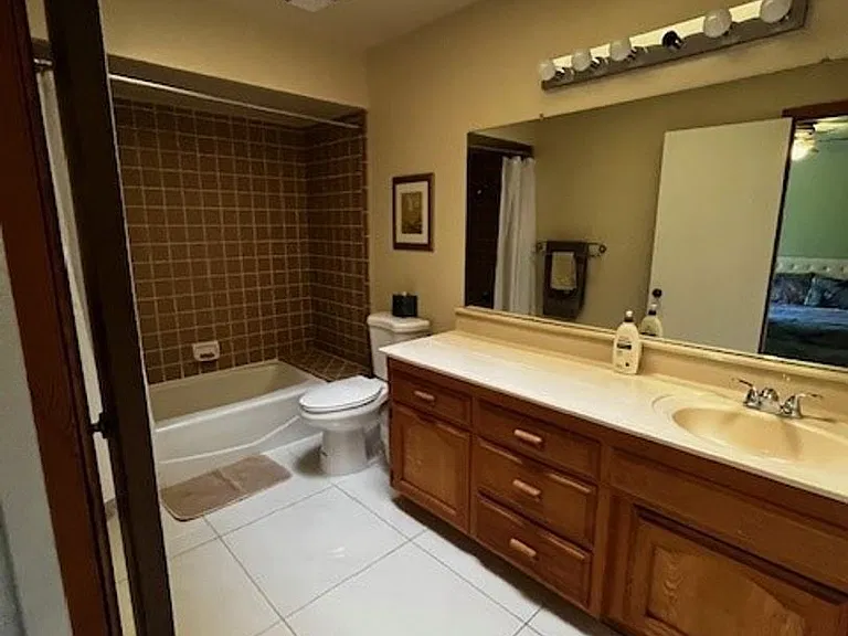 3428 Eastview Ct — Photo 9