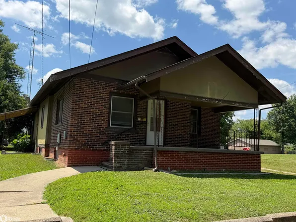 516 N 8th St, Centerville, IA 52544