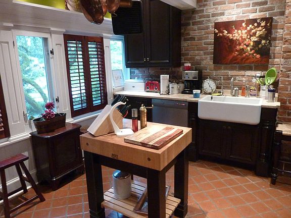 Asko Dishwasher, farmhouse sink