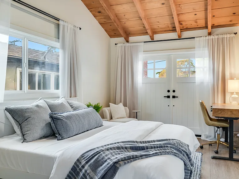 325 W Avenida Palizada — Photo 25