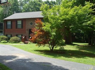 601 Jefferson Woods Dr, Forest, VA