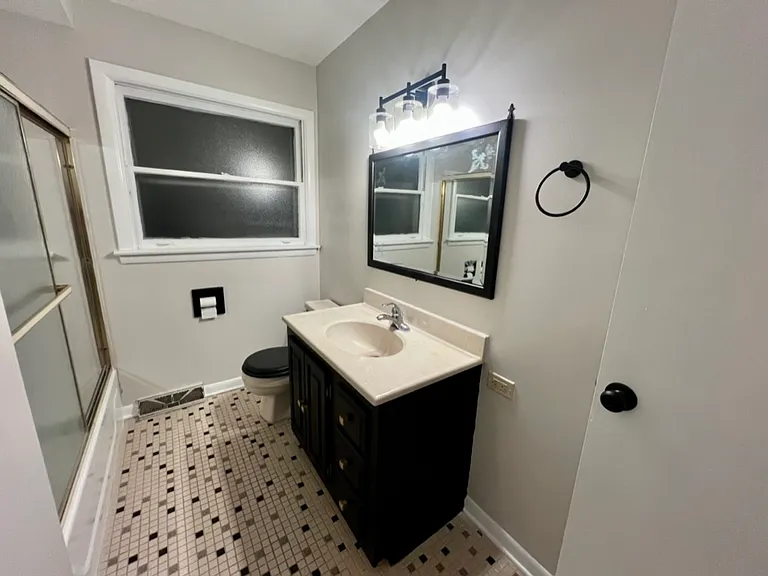 Sherry Ln — Photo 20