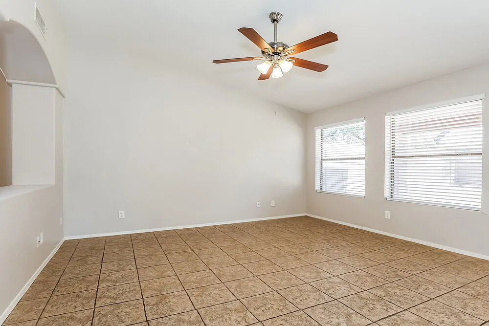 3 bed, 2.0 bath, 2058 sqft, $2,505 — Photo 3