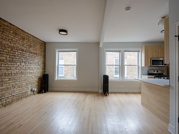 3rd image of 4125 W Belle Plaine Ave APT 25