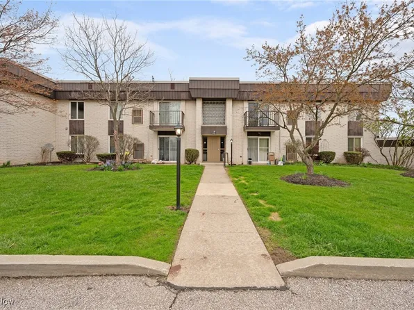 8381 N Akins Rd #H2, North Royalton, OH 44133