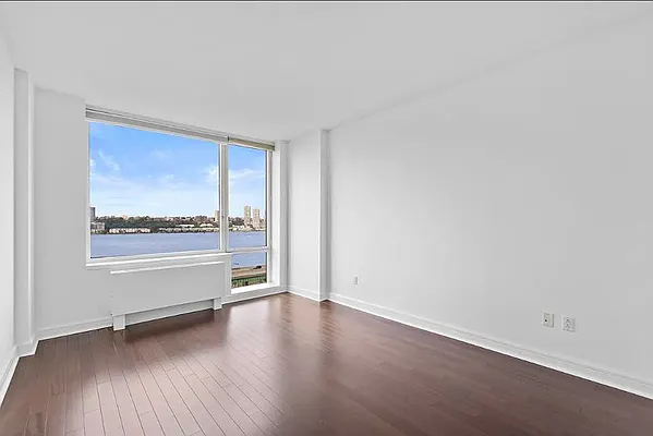 Rented by Nest Seekers International | media 13