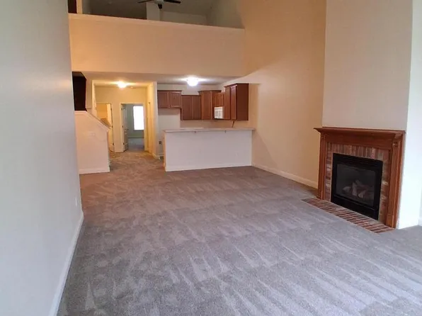 2135 Rainbow Lake LANE #124, West Bend, WI 53090