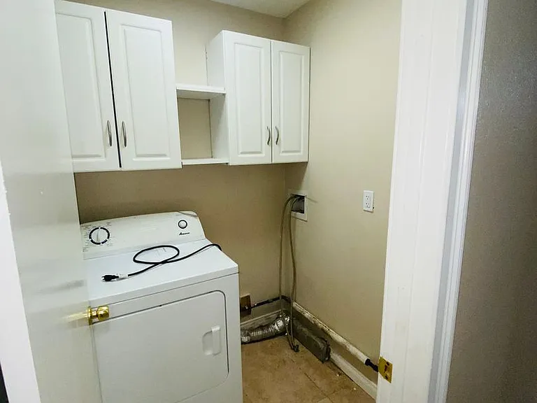 1168 E Lexington Ave — Photo 14