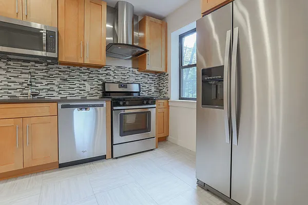 Sold by Kian Realty | media 10