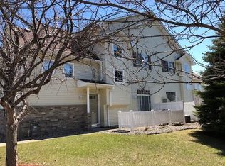 3210 Juniper Cir, Woodbury, MN 55125