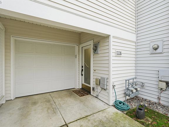 5th image of 8807 NE 17th St