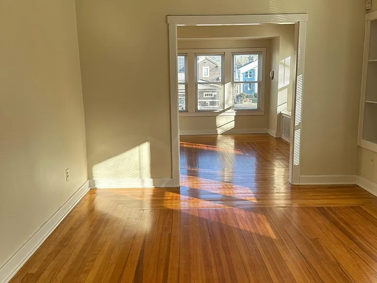 222 Clarendon St — Photo 30
