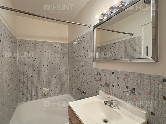 4th image of 4001 Greenhouse Pl SE #B