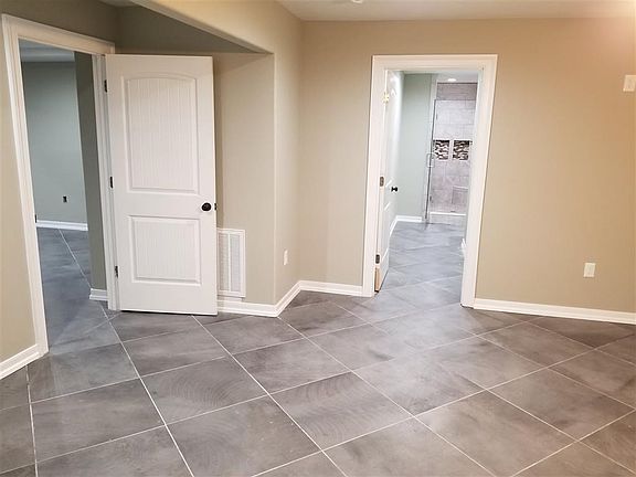 3rd image of 13345 Davida Dr