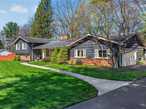 15 Canyon Trl, Rochester, NY 14625