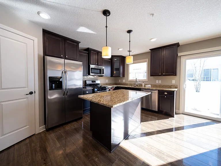 3261 Lakewood Trl — Photo 3