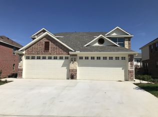 4908-4910 Villas Dr, Sanger, TX 76266