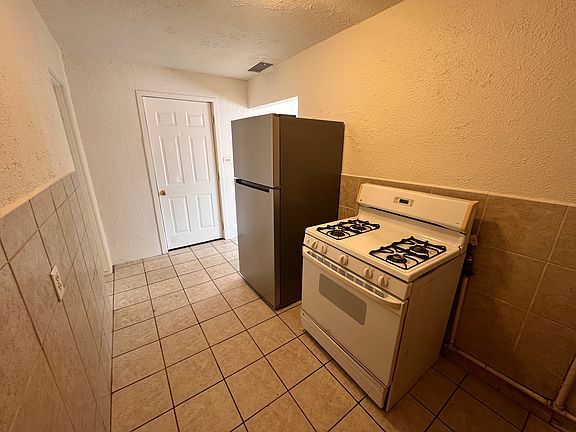 2nd image of 2514 N Geronimo Ave APT 18