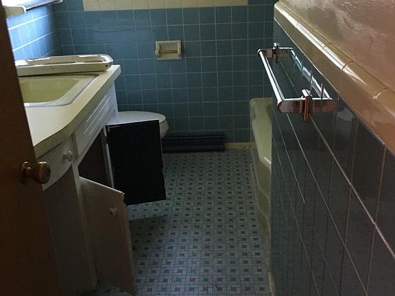 4th image of 714 Rustic Dr