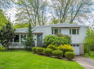 7 Beverly Rd, Cedar Grove, NJ 07009