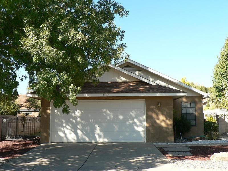 1st image of 1634 Betts Ct NE
